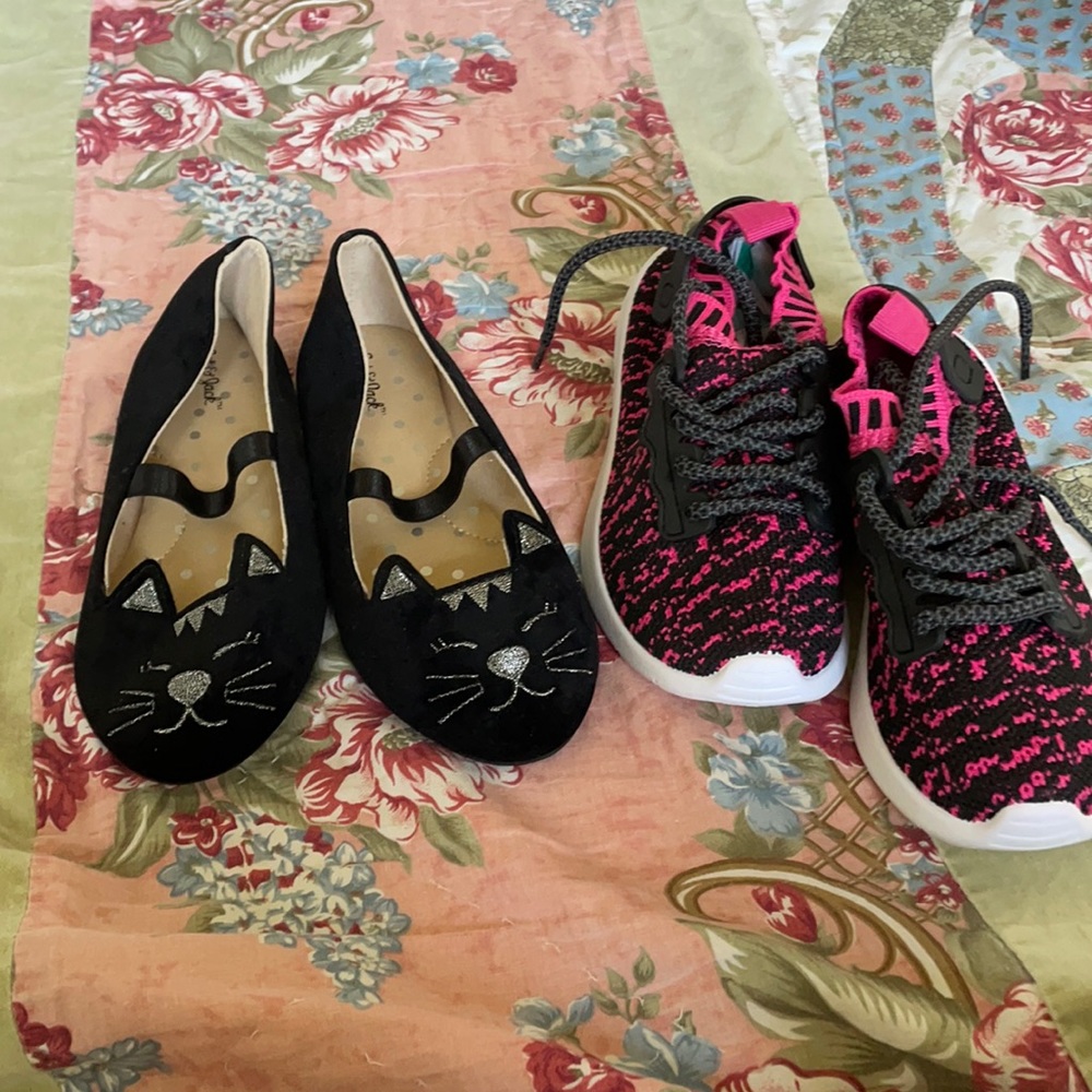 Girls shoes